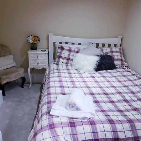 3 Bedroom 3 Bathroom Ground Floor Condo With Veranda 레이게이트 외부 사진