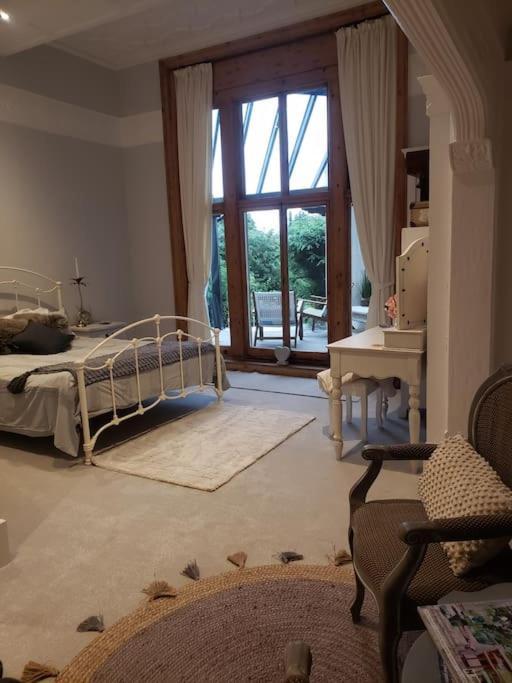 3 Bedroom 3 Bathroom Ground Floor Condo With Veranda 레이게이트 외부 사진